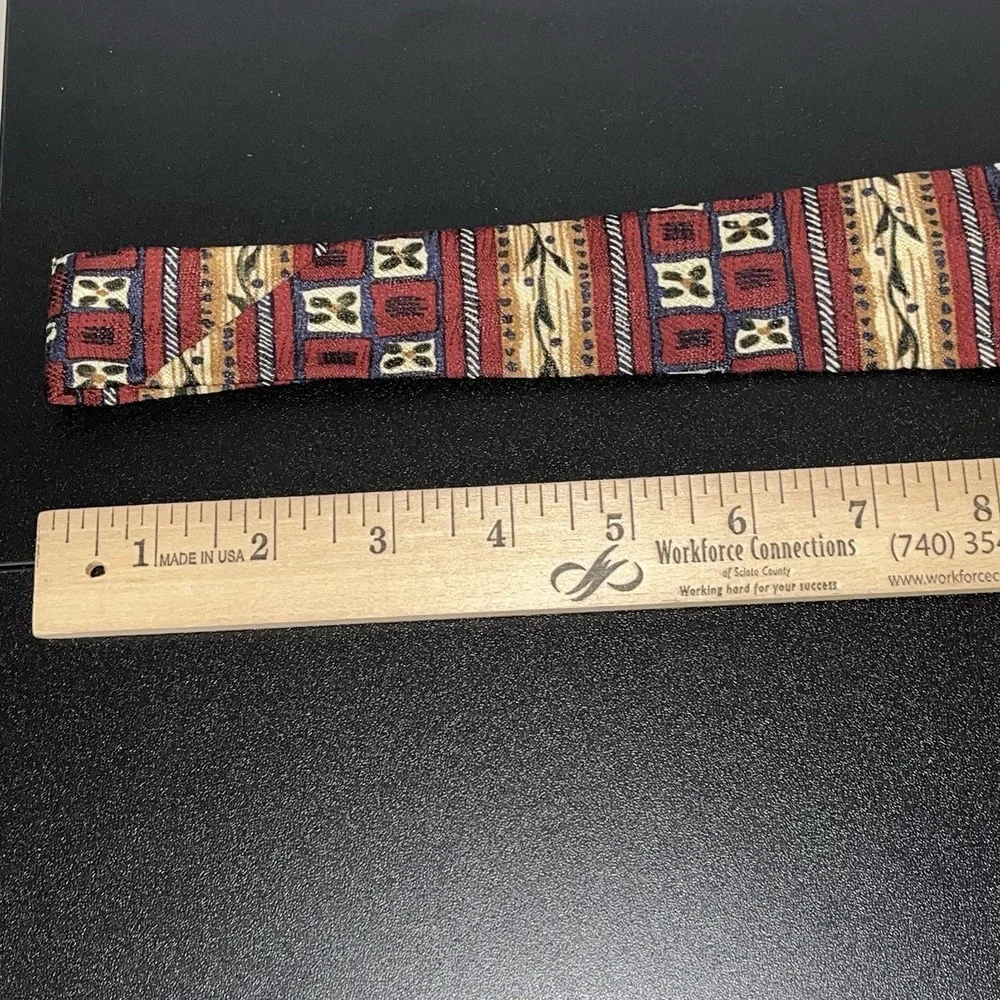 AKA Eddie Bauer Mens Vintage 100% Silk Tie Made In USA Geometric Retro Design